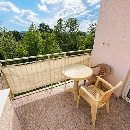 Two-bedroom With Garden View Apartment Slantschew brjag