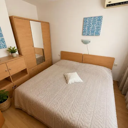 Apartment Two-bedroom With Garden View