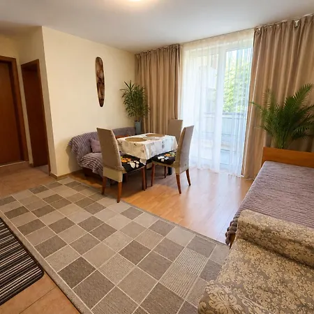 Two-bedroom With Garden View Slantschew brjag