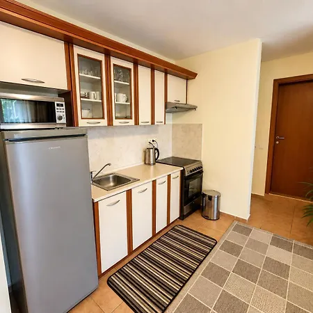 Two-bedroom With Garden View Apartment Slantschew brjag